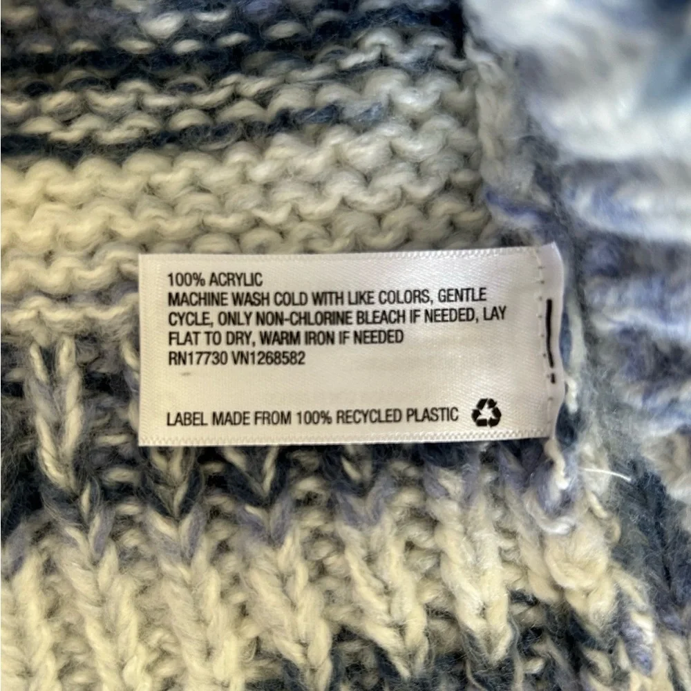 NWT Wild Fable | Women’s multi blue/white knit cropped crewneck sweater size XS